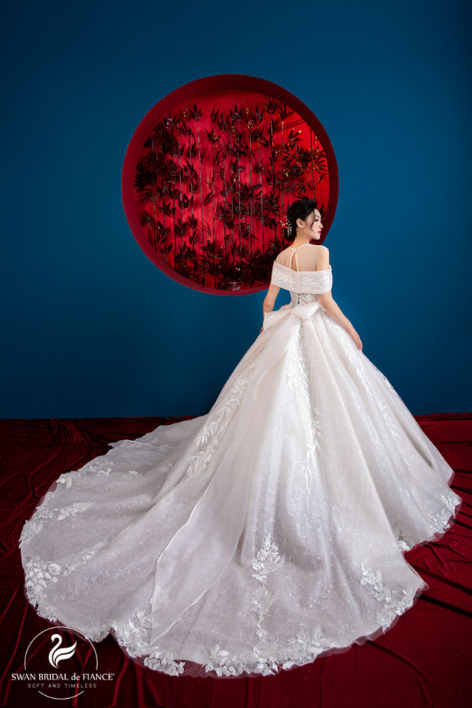 swan bridal - glamour swan 2