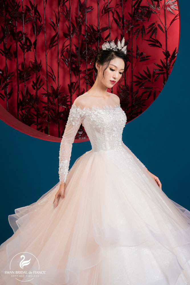 swan bridal- váy cưới tay dài 