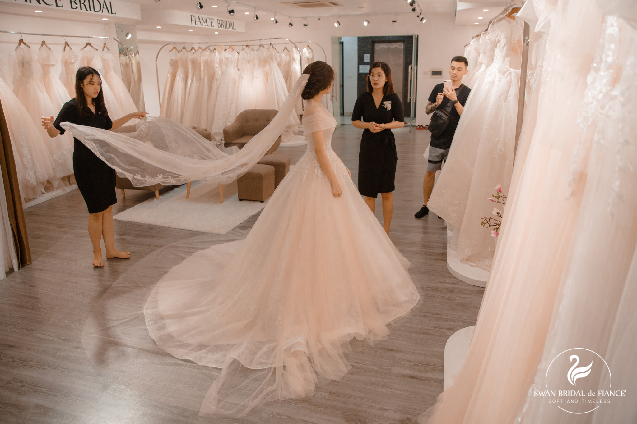 Thuê áo cưới đẹp: Gợi ý 3 mẫu áo cưới hiện đại nhất