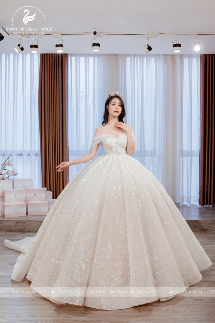 Top 10 mẫu váy cưới dài tay đẹp sang chảnh nhất năm 2022
